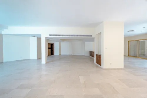 5 Bedrooms Villa in Al Mina Tower