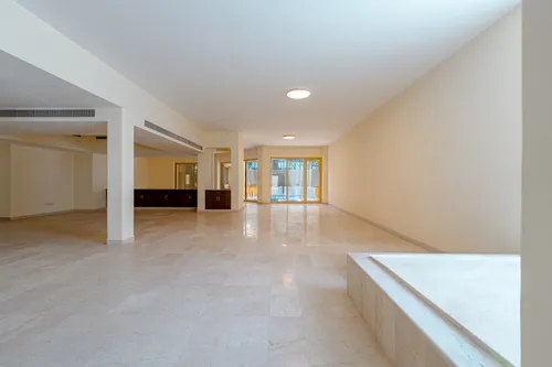 5 Bedrooms Villa in Al Mina Tower