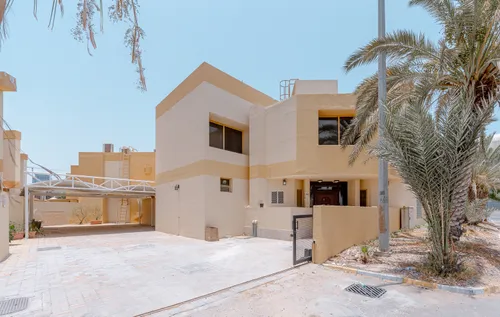 5 Bedrooms Villa in Al Mina Tower
