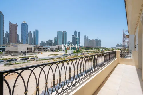9 Bedrooms Villa in Al Wasl  Building