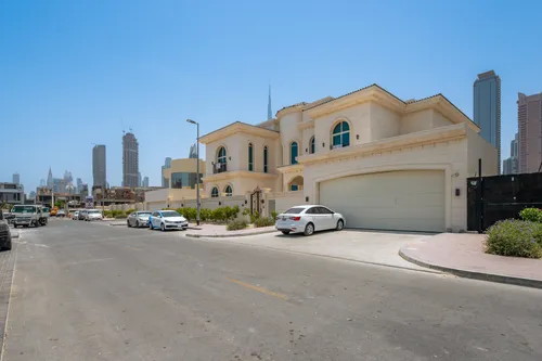 9 Bedrooms Villa in Al Wasl Building