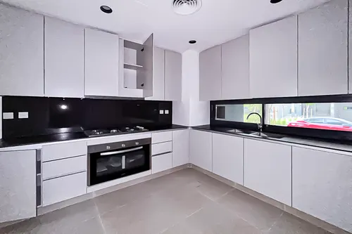 4 Bedrooms Villa in Robinia
