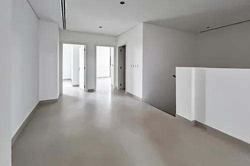 4 Bedrooms Villa in Robinia