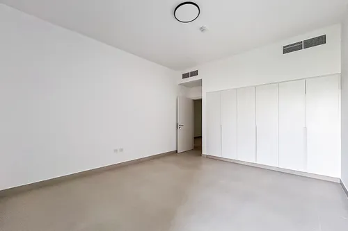 4 Bedrooms Villa in Robinia