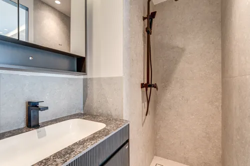 1 Bedroom Apartment in Garden City 2