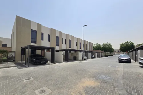 2 Bedrooms Townhouse in Nasma Residence