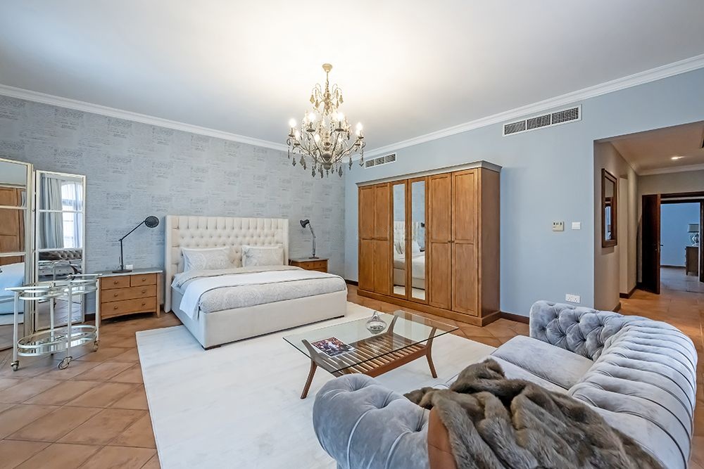 6 Bedrooms Villa in Ponderosa