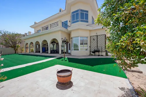 VOT | Prime Location | Spacious 5 BR | Maids | Gym