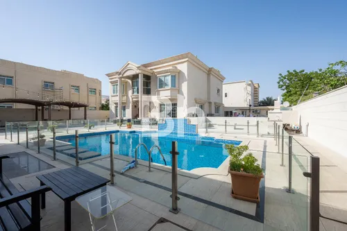 Elegant 5BR Villa | Pool & Majlis | Umm Suqeim 3