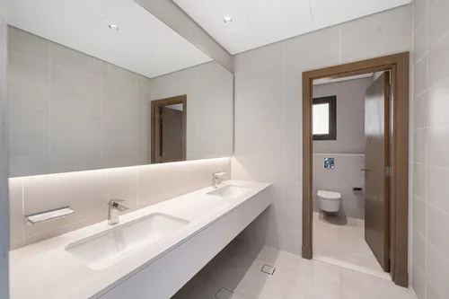 6 Bedrooms Villa in District One Phase III A