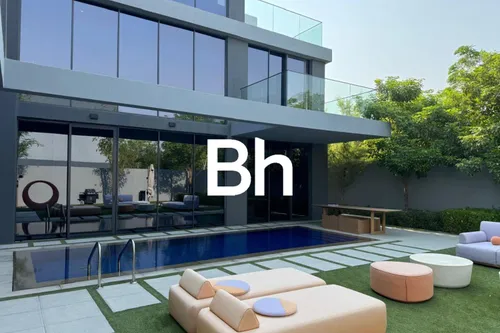 4 Bedrooms Villa in Saro