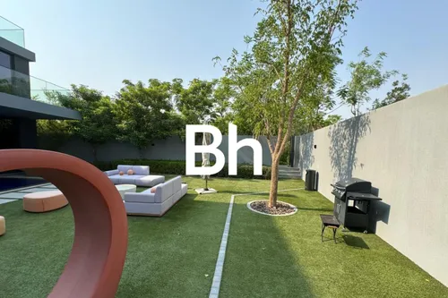 4 Bedrooms Villa in Saro