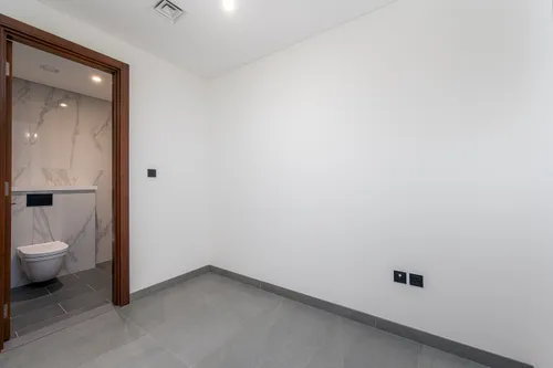 3 Bedrooms Apartment in The Crest Tower D