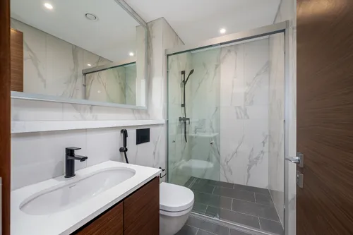 3 Bedrooms Apartment in The Crest Tower D