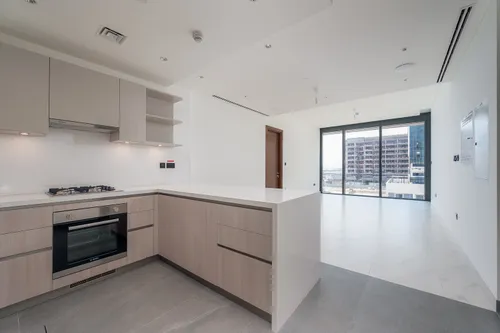 3 Bedrooms Apartment in The Crest Tower D