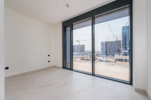 3 Bedrooms Apartment in The Crest Tower D