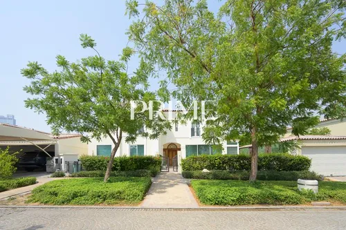 5 Bedrooms Villa in Family Villa