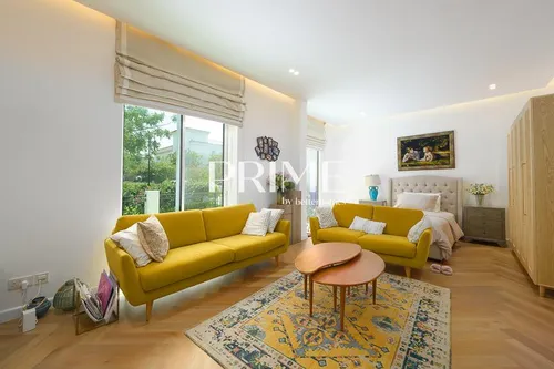 5 Bedrooms Villa in Family Villa