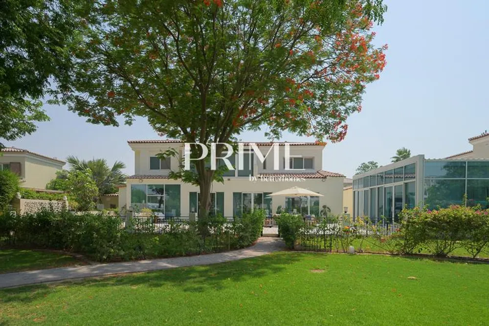 5 Bedrooms Villa in Family Villa