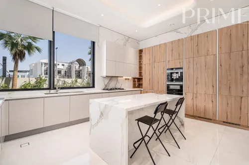 5 Bedrooms Villa in Pearl Jumeirah Villas