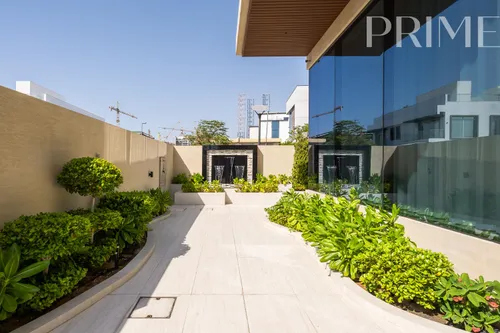 5 Bedrooms Villa in Pearl Jumeirah Villas