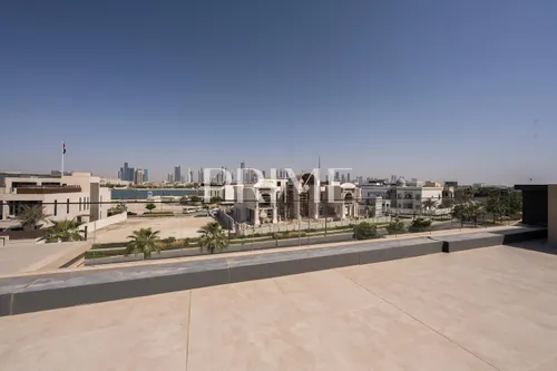 5 Bedrooms Villa in Pearl Jumeirah Villas