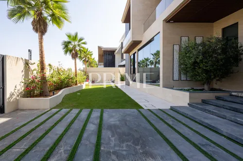 5 Bedrooms Villa in Pearl Jumeirah Villas