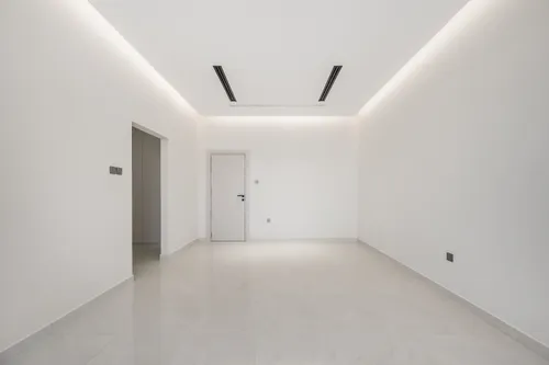 3 Bedrooms Villa in Al Aweer 1