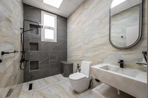 3 Bedrooms Villa in Al Aweer 1