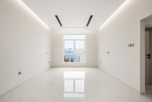 3 Bedrooms Villa in Al Aweer 1