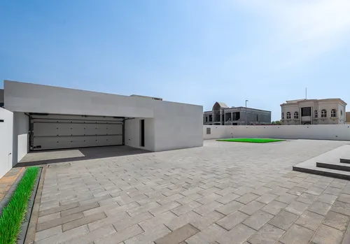 5 Bedrooms Villa in Al Khawaneej 1