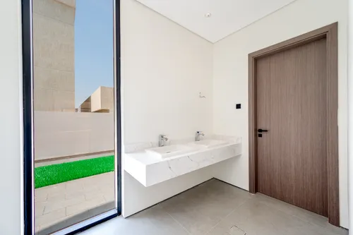 5 Bedrooms Villa in Al Khawaneej 1