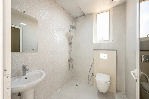 5 Bedrooms Villa in Al Aweer 1
