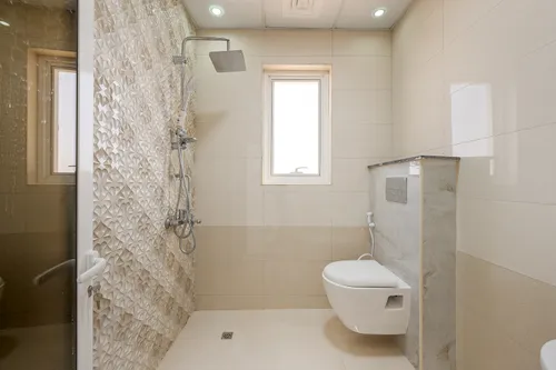 5 Bedrooms Villa in Al Aweer 1