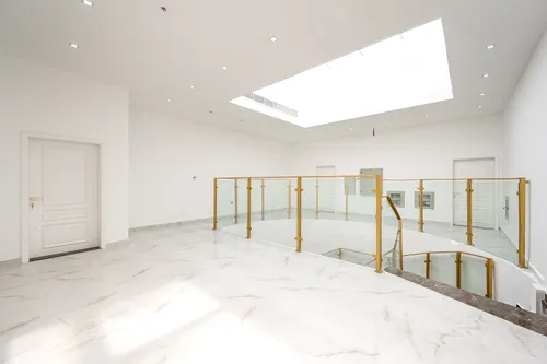 5 Bedrooms Villa in Al Aweer 1